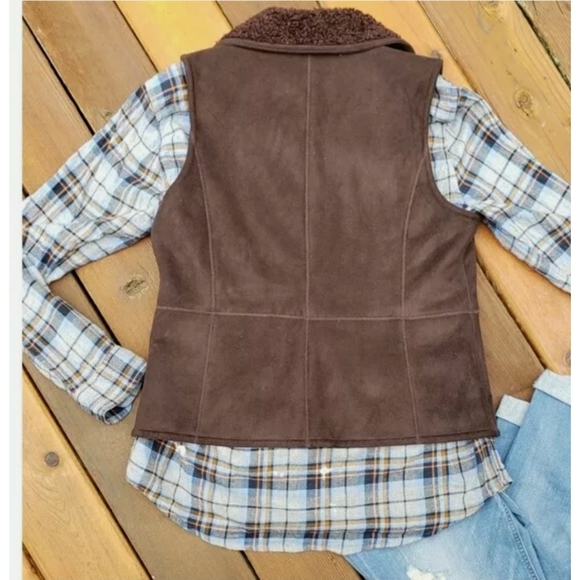 SOLD Lot of (4) Vests assorted size colors - Picture 3 of 9